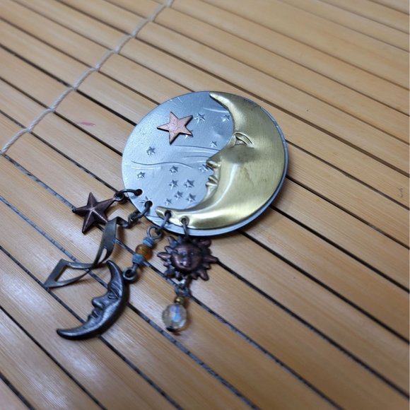 Moon & Stars Dangle Pin Brooch Silver & Gold Vintage - Picture 3 of 5